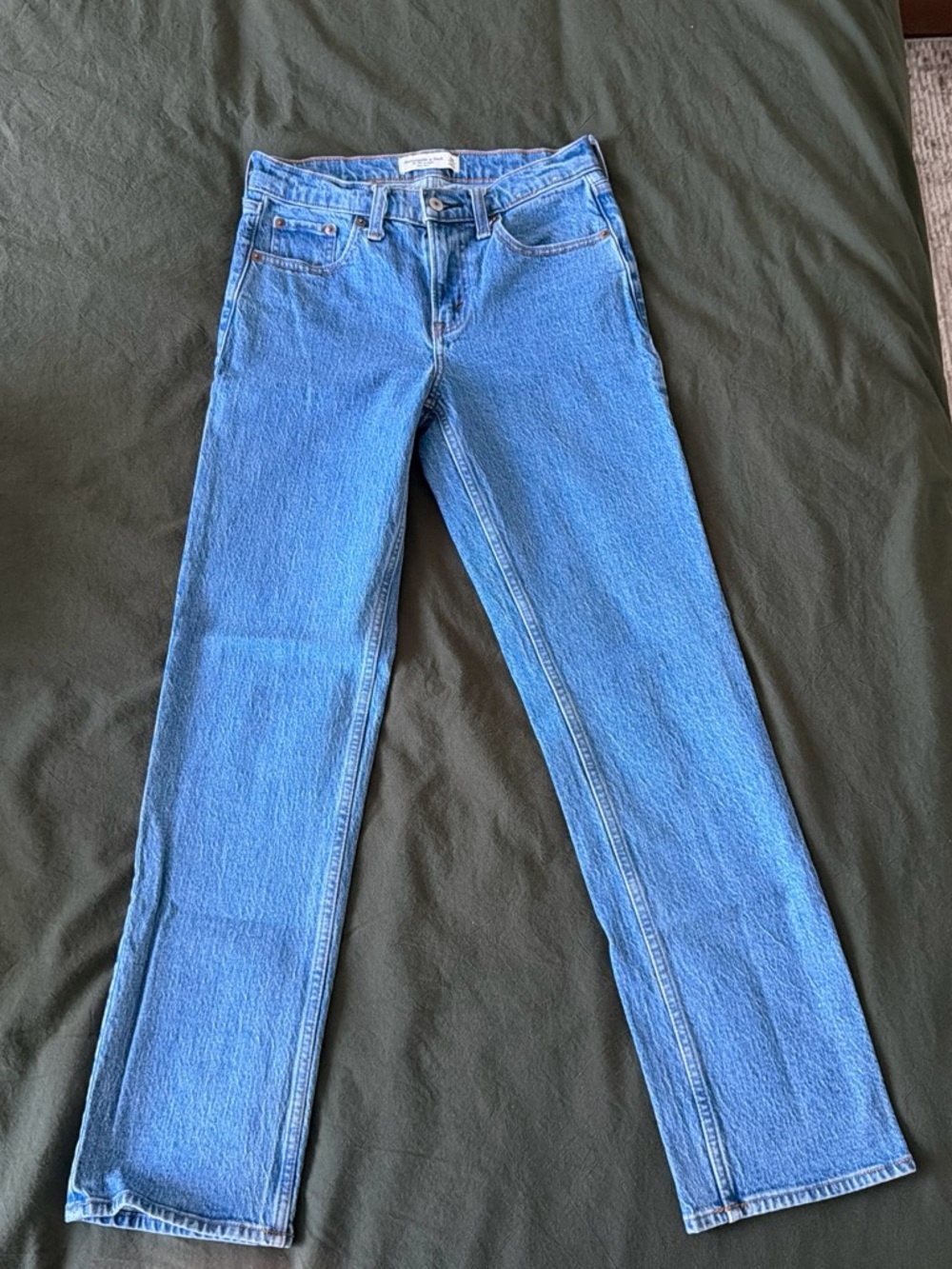 Abercrombie 90s straight Mid Rise Jeans Dark wash